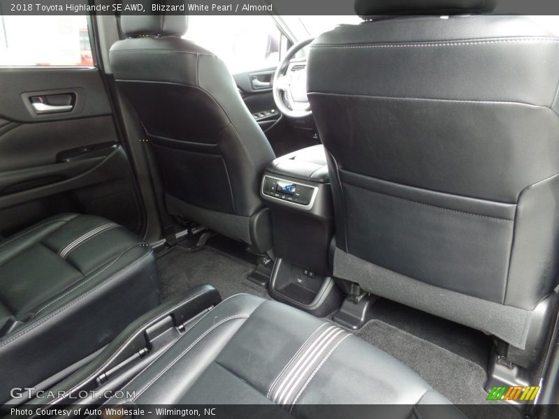 Blizzard White Pearl / Almond 2018 Toyota Highlander SE AWD