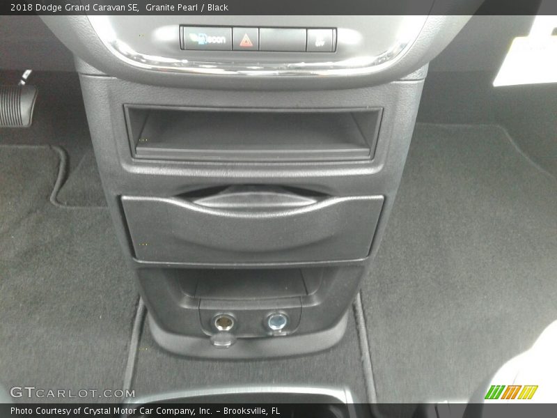 Granite Pearl / Black 2018 Dodge Grand Caravan SE