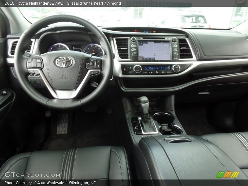 Blizzard White Pearl / Almond 2018 Toyota Highlander SE AWD