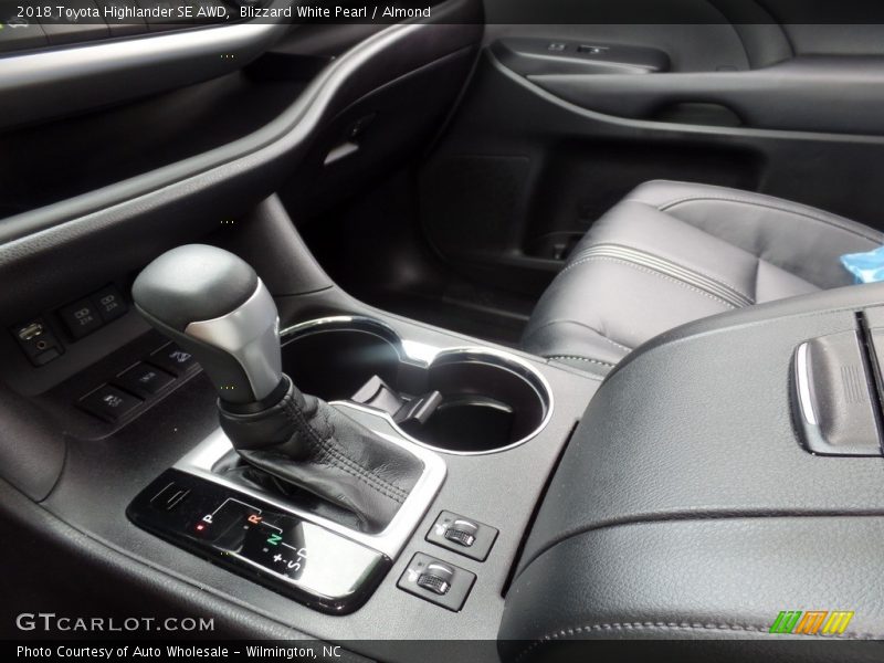 Blizzard White Pearl / Almond 2018 Toyota Highlander SE AWD