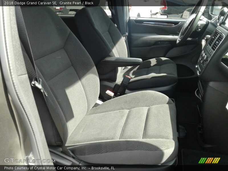 Granite Pearl / Black 2018 Dodge Grand Caravan SE