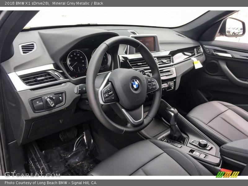 Mineral Grey Metallic / Black 2018 BMW X1 sDrive28i