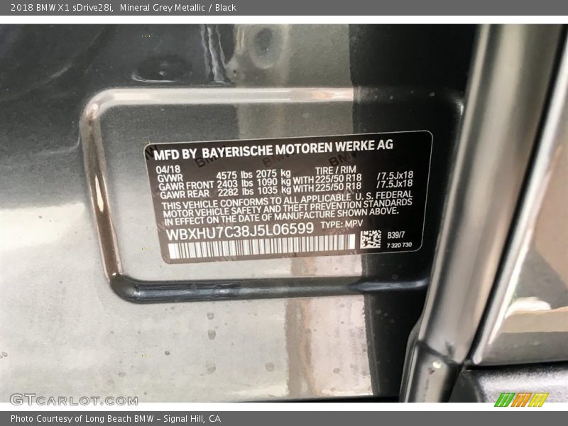 Mineral Grey Metallic / Black 2018 BMW X1 sDrive28i