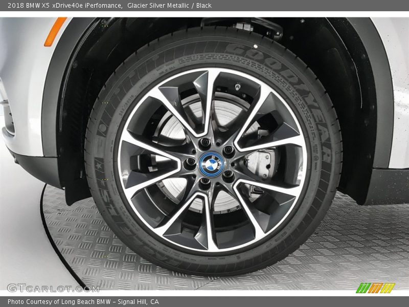 Glacier Silver Metallic / Black 2018 BMW X5 xDrive40e iPerfomance