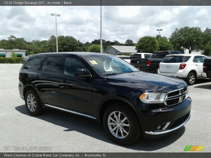 Front 3/4 View of 2018 Durango SXT