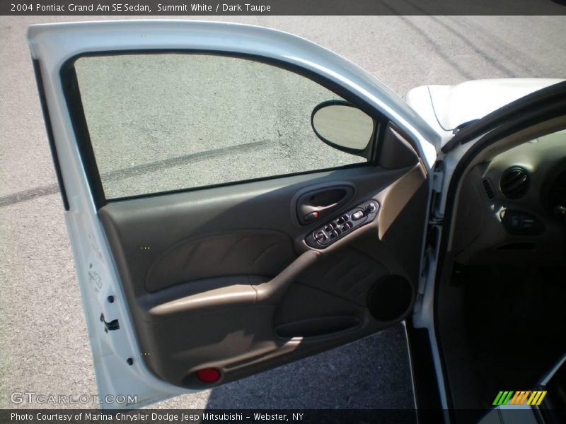 Summit White / Dark Taupe 2004 Pontiac Grand Am SE Sedan