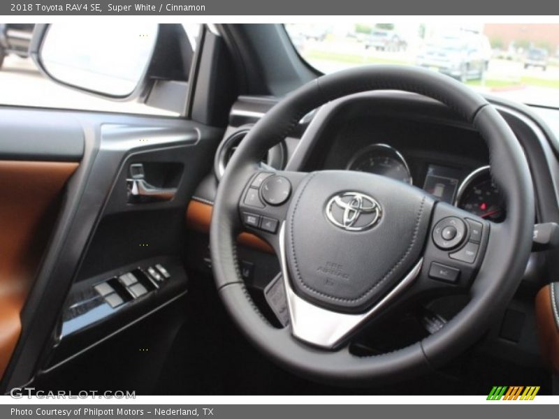 Super White / Cinnamon 2018 Toyota RAV4 SE