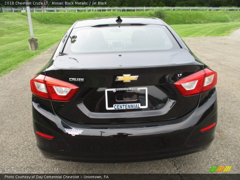 Mosaic Black Metallic / Jet Black 2018 Chevrolet Cruze LT