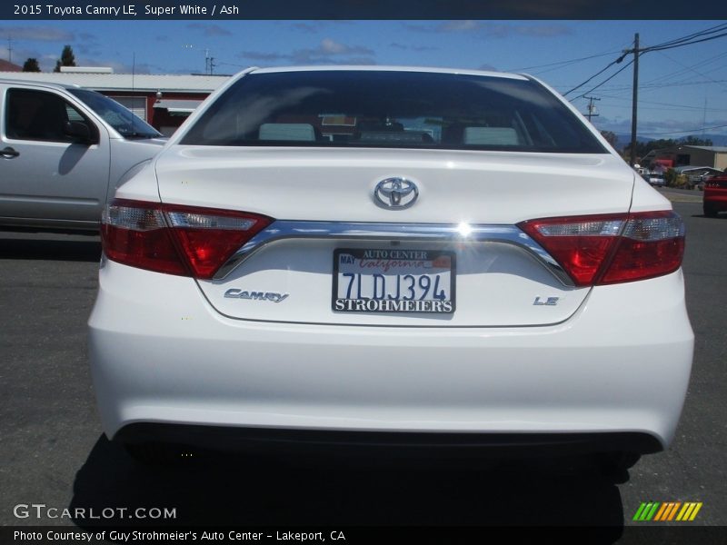 Super White / Ash 2015 Toyota Camry LE
