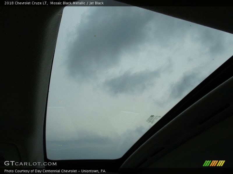 Mosaic Black Metallic / Jet Black 2018 Chevrolet Cruze LT