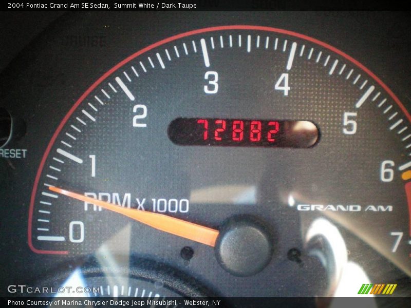Summit White / Dark Taupe 2004 Pontiac Grand Am SE Sedan