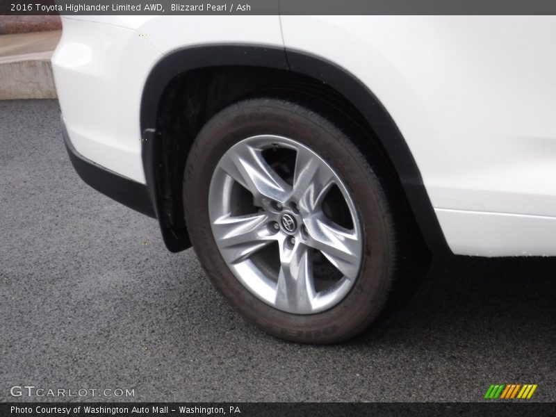 Blizzard Pearl / Ash 2016 Toyota Highlander Limited AWD