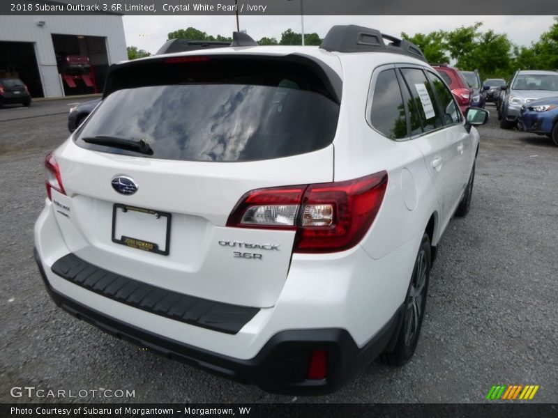 Crystal White Pearl / Ivory 2018 Subaru Outback 3.6R Limited