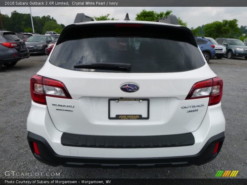 Crystal White Pearl / Ivory 2018 Subaru Outback 3.6R Limited