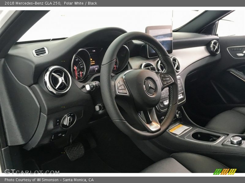 Polar White / Black 2018 Mercedes-Benz GLA 250