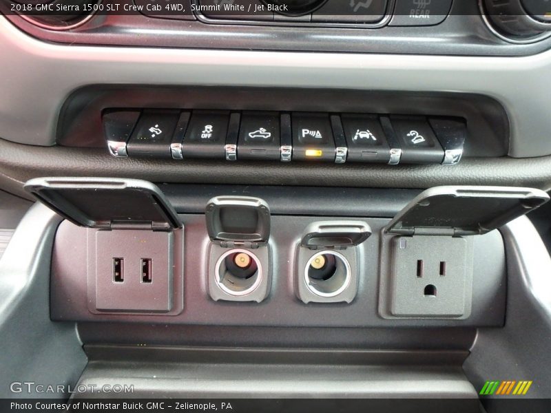 Summit White / Jet Black 2018 GMC Sierra 1500 SLT Crew Cab 4WD
