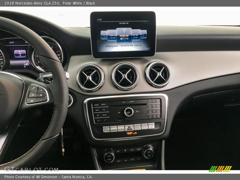Polar White / Black 2018 Mercedes-Benz GLA 250