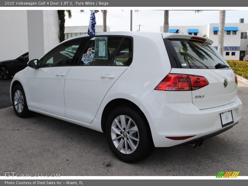 Pure White / Beige 2015 Volkswagen Golf 4 Door 1.8T S