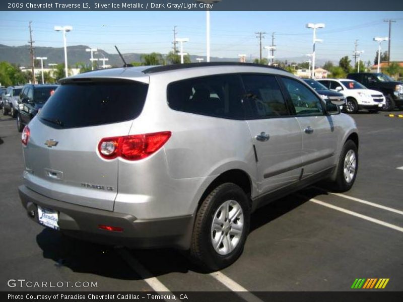 Silver Ice Metallic / Dark Gray/Light Gray 2009 Chevrolet Traverse LS