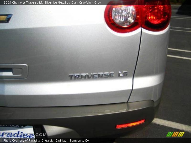 Silver Ice Metallic / Dark Gray/Light Gray 2009 Chevrolet Traverse LS