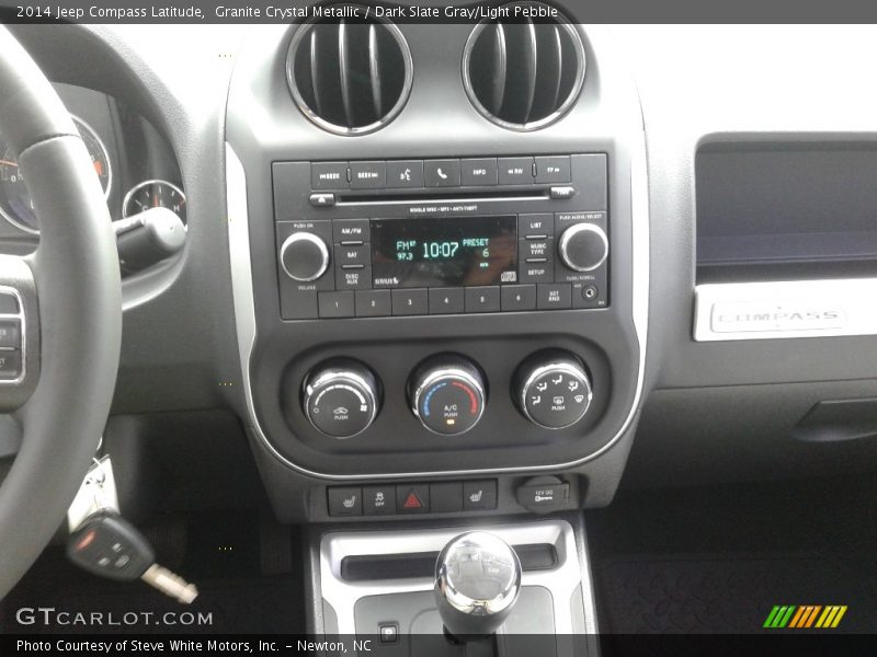 Granite Crystal Metallic / Dark Slate Gray/Light Pebble 2014 Jeep Compass Latitude