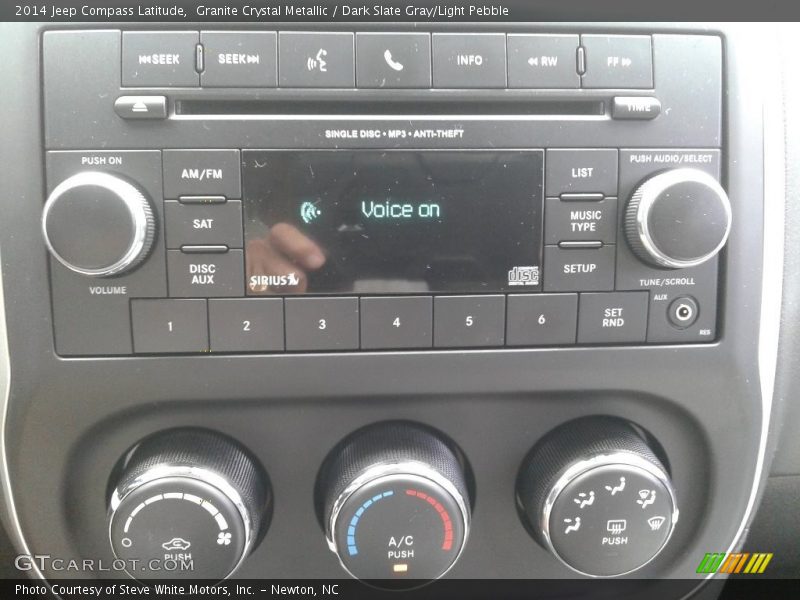Granite Crystal Metallic / Dark Slate Gray/Light Pebble 2014 Jeep Compass Latitude