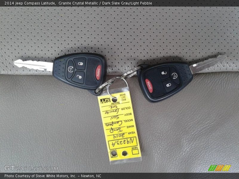 Granite Crystal Metallic / Dark Slate Gray/Light Pebble 2014 Jeep Compass Latitude