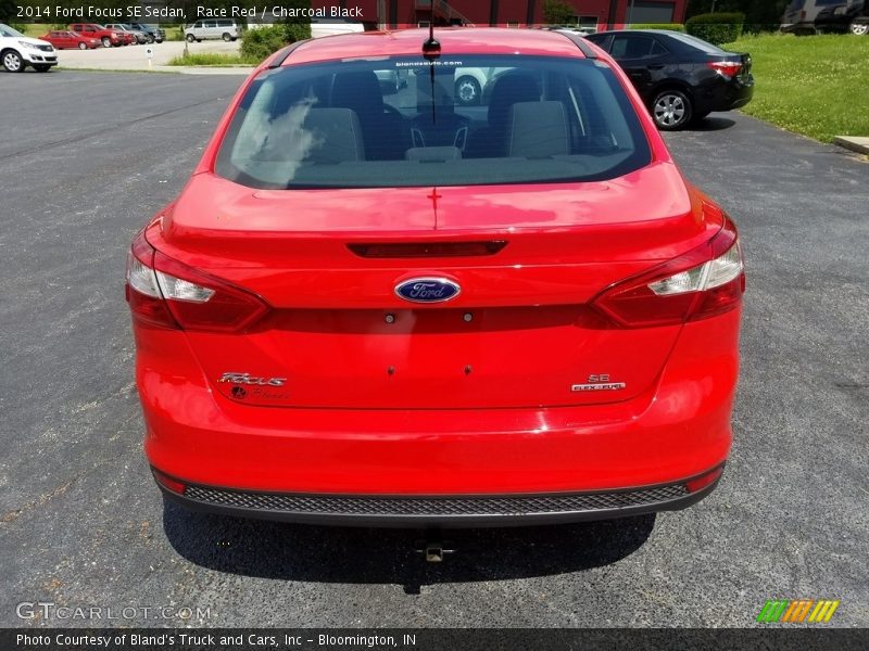 Race Red / Charcoal Black 2014 Ford Focus SE Sedan