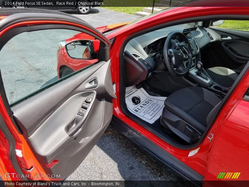 Race Red / Charcoal Black 2014 Ford Focus SE Sedan