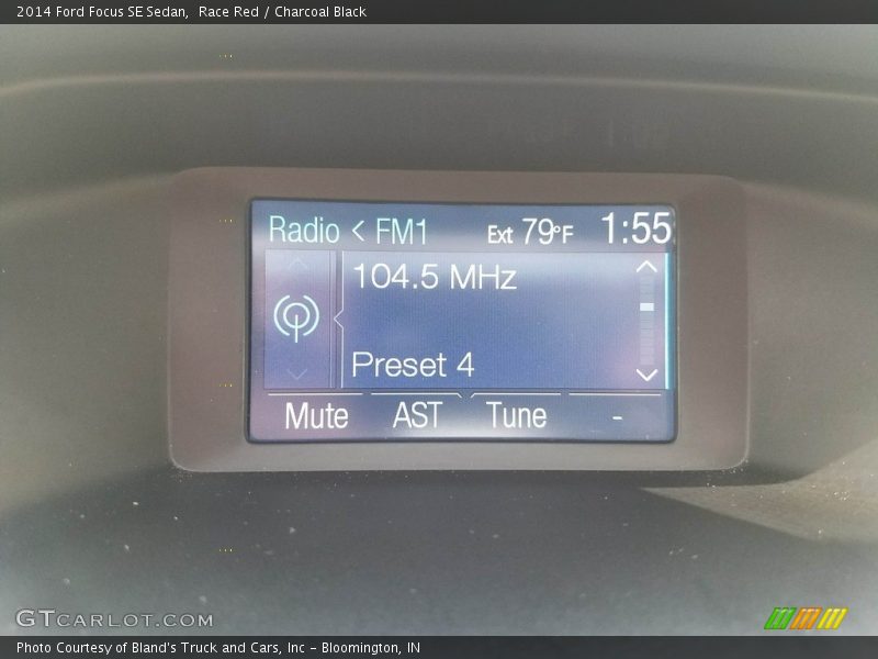 Race Red / Charcoal Black 2014 Ford Focus SE Sedan