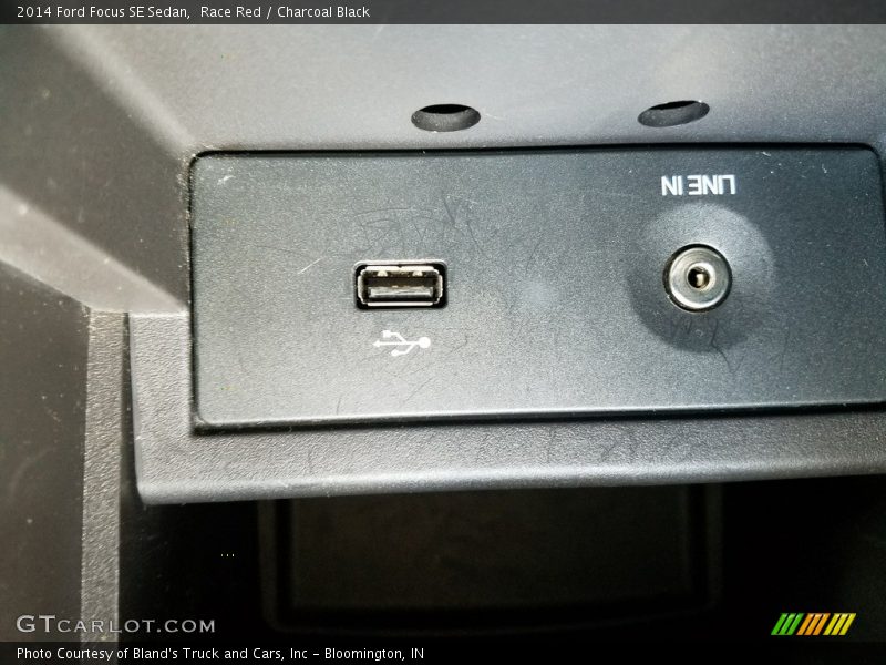 Race Red / Charcoal Black 2014 Ford Focus SE Sedan