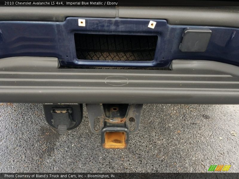 Imperial Blue Metallic / Ebony 2010 Chevrolet Avalanche LS 4x4