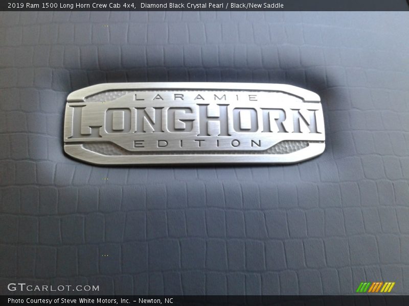 Diamond Black Crystal Pearl / Black/New Saddle 2019 Ram 1500 Long Horn Crew Cab 4x4