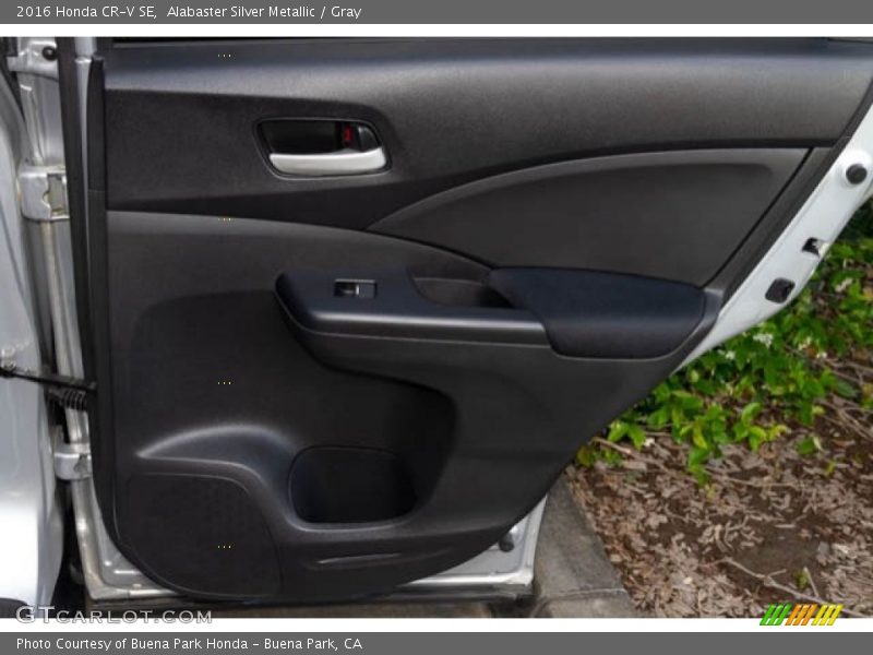 Alabaster Silver Metallic / Gray 2016 Honda CR-V SE