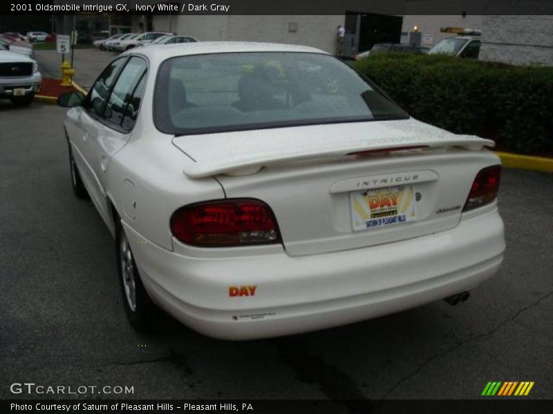 Ivory White / Dark Gray 2001 Oldsmobile Intrigue GX