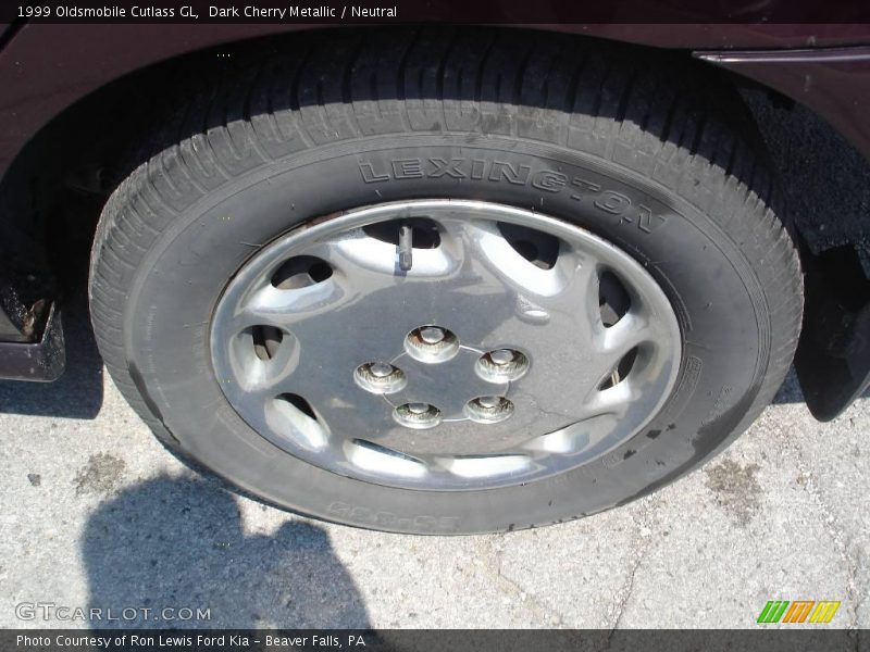 Dark Cherry Metallic / Neutral 1999 Oldsmobile Cutlass GL