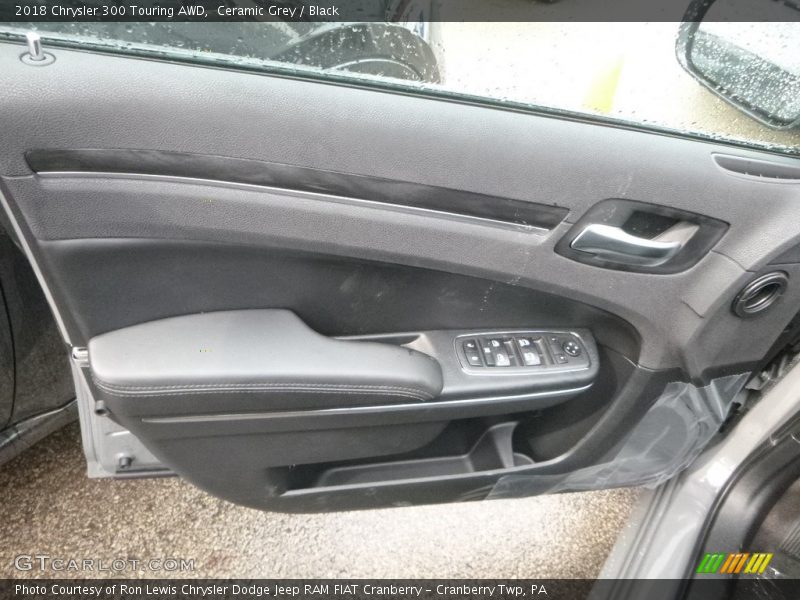 Ceramic Grey / Black 2018 Chrysler 300 Touring AWD