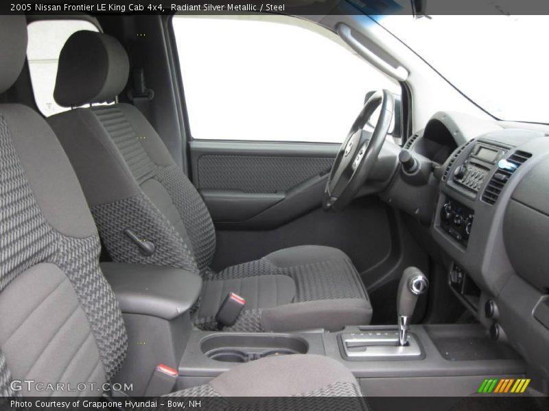 Radiant Silver Metallic / Steel 2005 Nissan Frontier LE King Cab 4x4