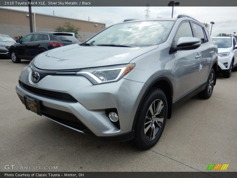 Silver Sky Metallic / Black 2018 Toyota RAV4 XLE