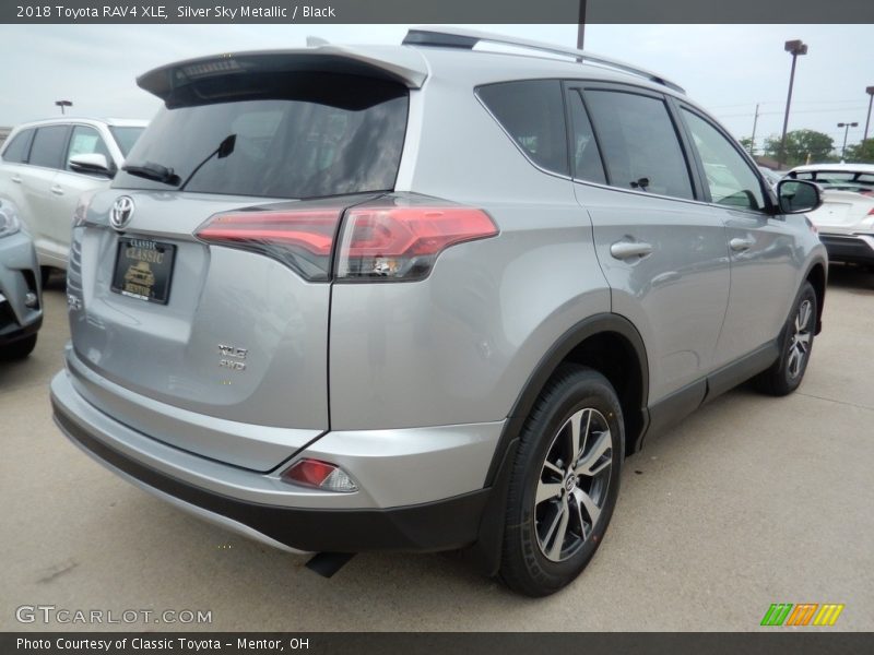 Silver Sky Metallic / Black 2018 Toyota RAV4 XLE