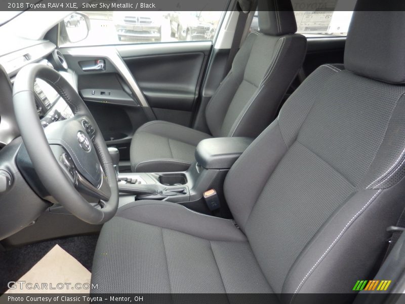 Silver Sky Metallic / Black 2018 Toyota RAV4 XLE