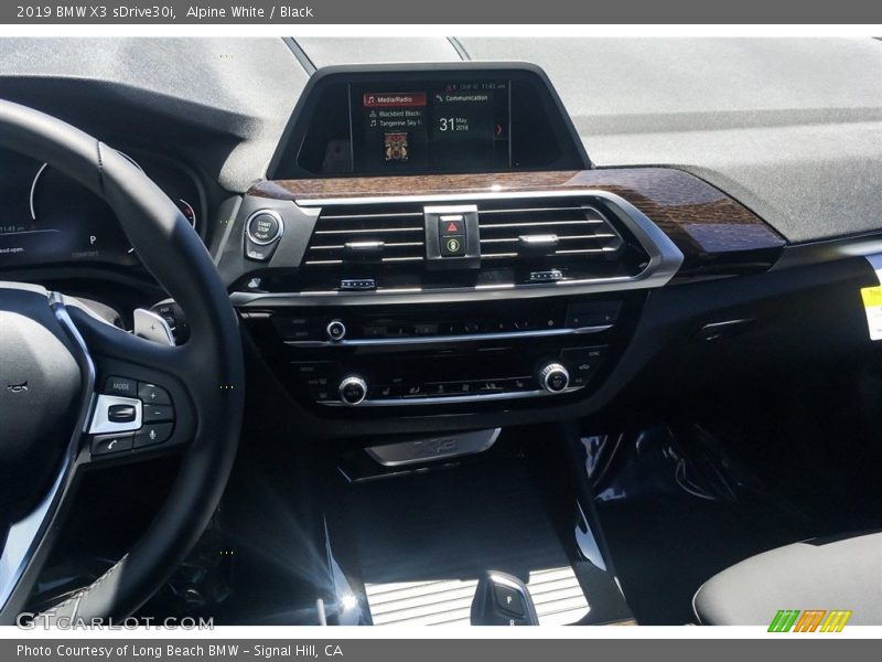 Alpine White / Black 2019 BMW X3 sDrive30i