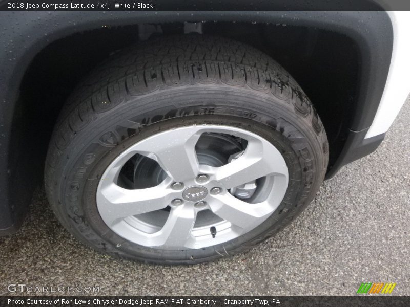 White / Black 2018 Jeep Compass Latitude 4x4