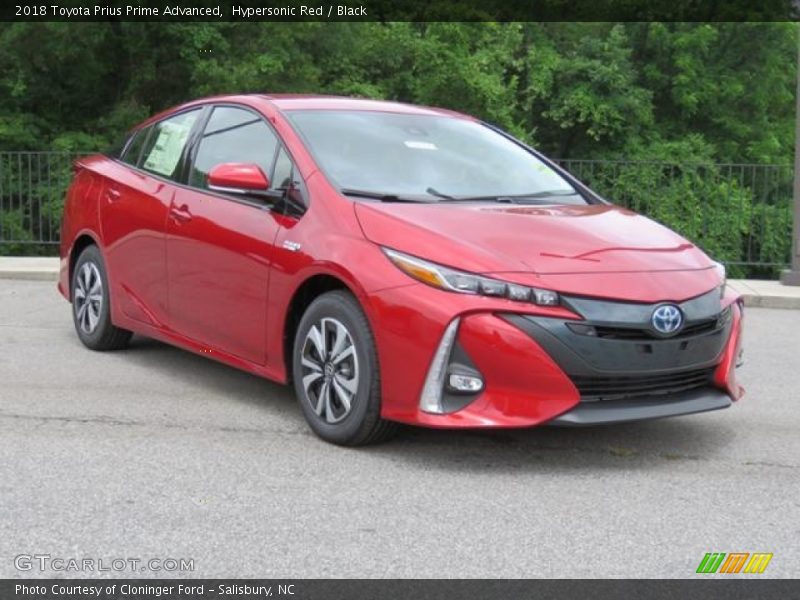 Front 3/4 View of 2018 Prius Prime Advanced