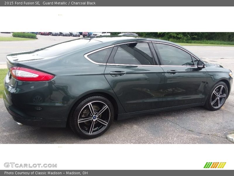 Guard Metallic / Charcoal Black 2015 Ford Fusion SE