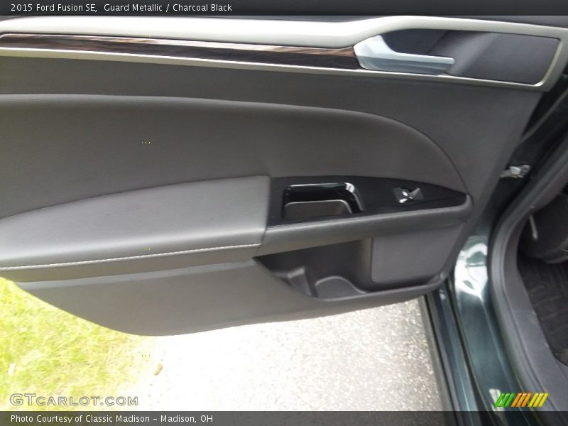 Guard Metallic / Charcoal Black 2015 Ford Fusion SE