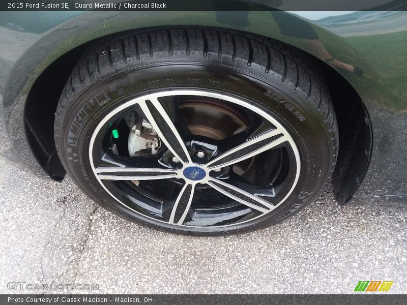 Guard Metallic / Charcoal Black 2015 Ford Fusion SE
