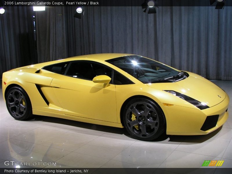 Lamborghini Gallardo Coupe in Pearl Yellow (Giallo Midas), Yellow Brake Calipers. - 2006 Lamborghini Gallardo Coupe