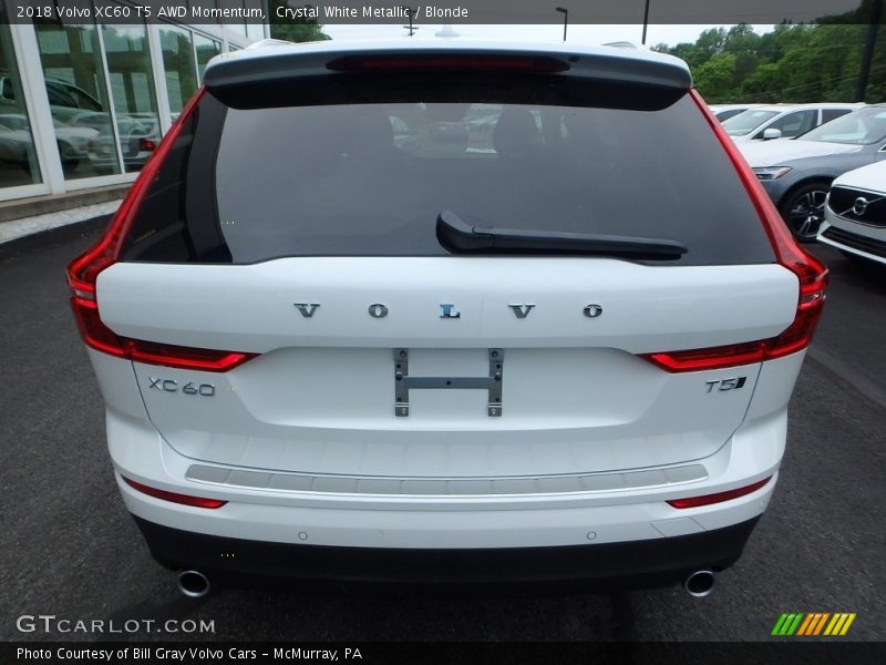 Crystal White Metallic / Blonde 2018 Volvo XC60 T5 AWD Momentum