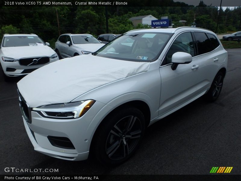Crystal White Metallic / Blonde 2018 Volvo XC60 T5 AWD Momentum